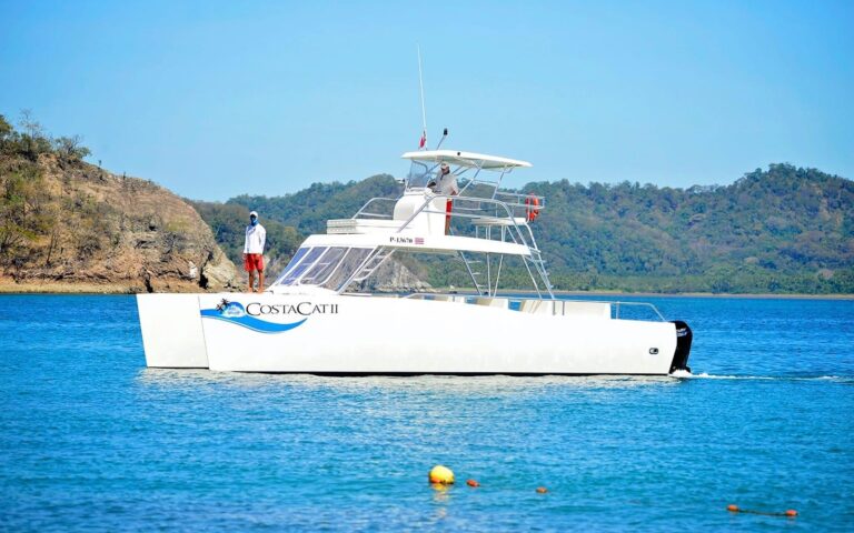Isla Tortuga Catamaran Tour - photo 2