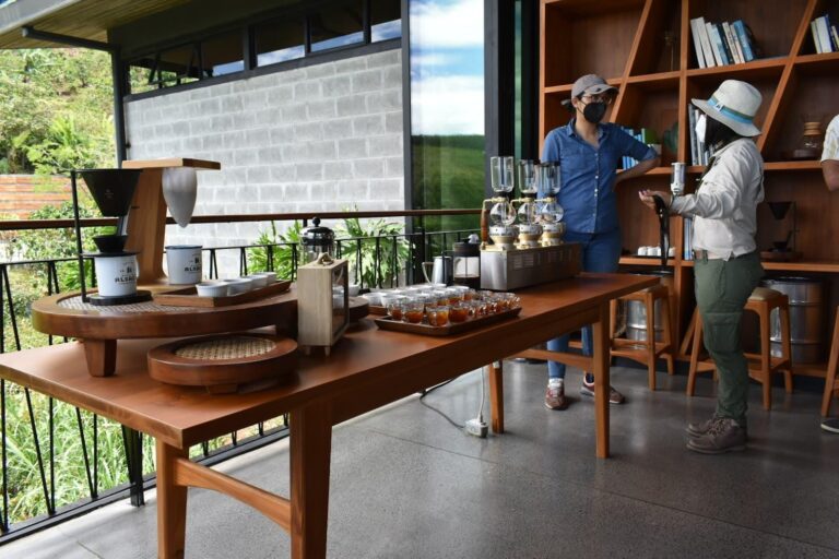 Hacienda Alsacia — Starbucks Coffee Farm Tour - photo 5