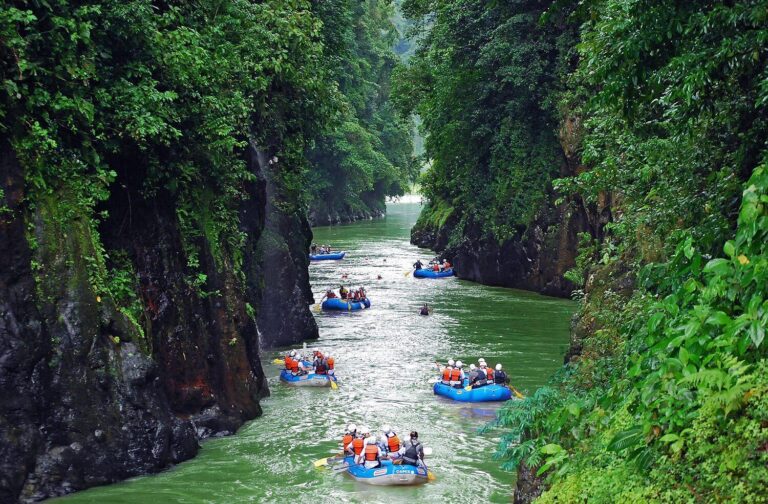 White Water Rafting Adventure on the Stunning Pacuare River - photo 4